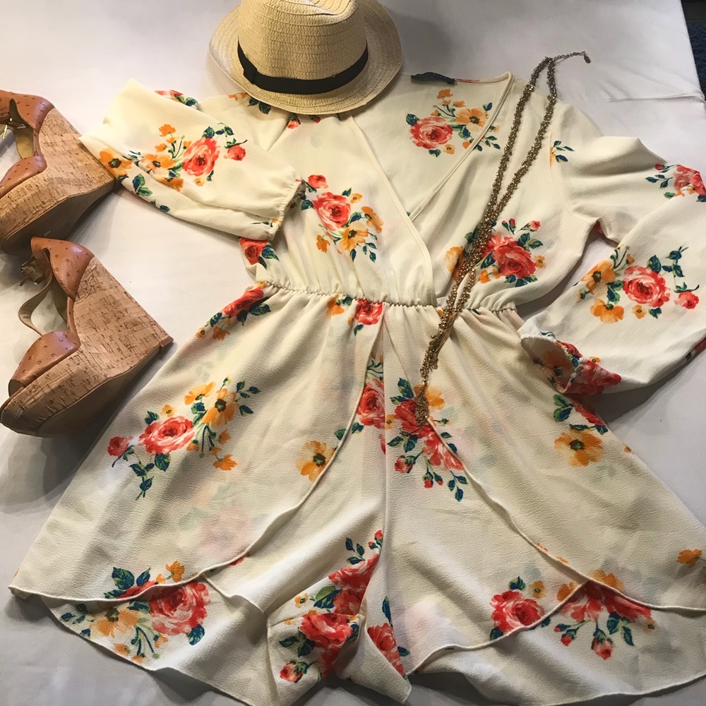 Lac Bleu long sleeve floral Romper 💋💋💋💋